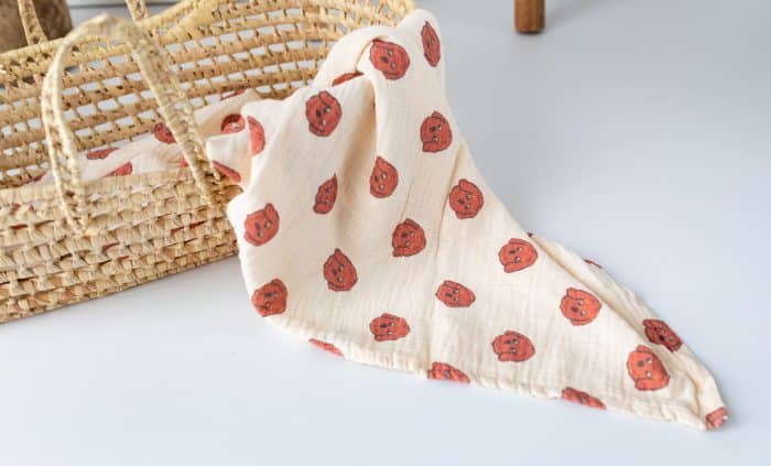 Köpek Desenli Müslin Örtü "Curly Dog" - Görsel 5