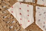 Kalp Desenli Müslin Önlük "Cute Hearts" - Görsel 2