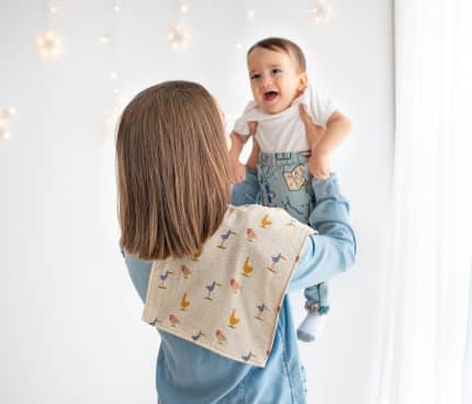 Kuş Desenli Müslin Omuz Örtüsü (Alezli)